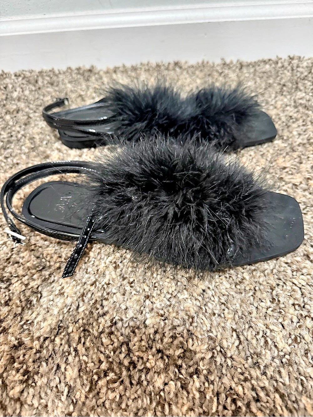 ZARA Feather Flat Sandals Black EU 37